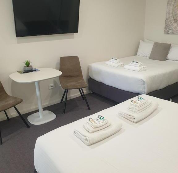 חדר משפחתי דלוקס, Carlton Suites