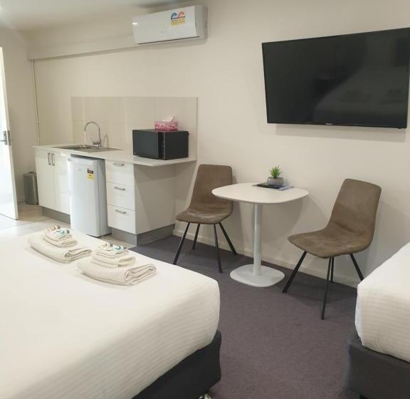 חדר משפחתי דלוקס, Carlton Suites