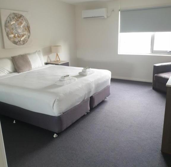 带1个卧室的豪华公寓, Carlton Suites