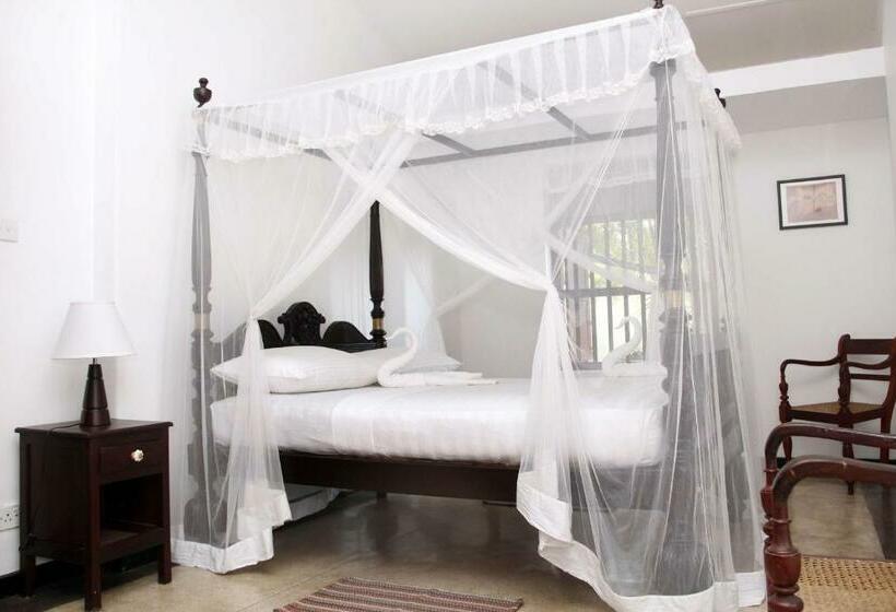 منزل غرفة نوم واحدة, Bilin Tree House