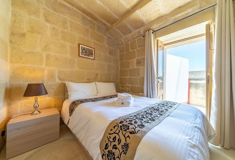 اتاق اکونومی, Ta Pinu B&b