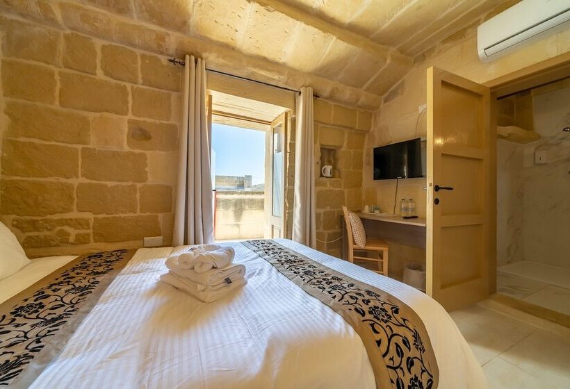 اتاق اکونومی, Ta Pinu B&b