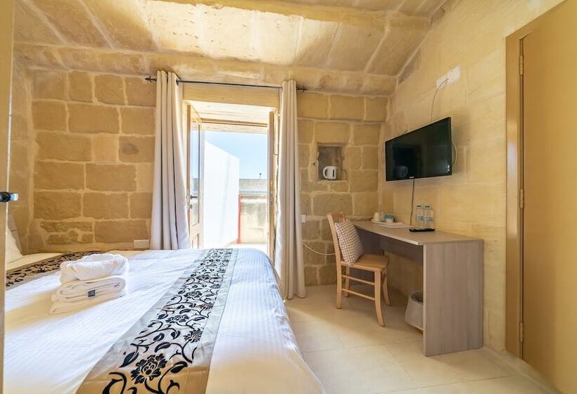 اتاق اکونومی, Ta Pinu B&b