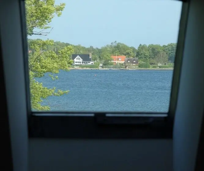 浴室共有ベーシックルーム, Troense B&b By The Sea