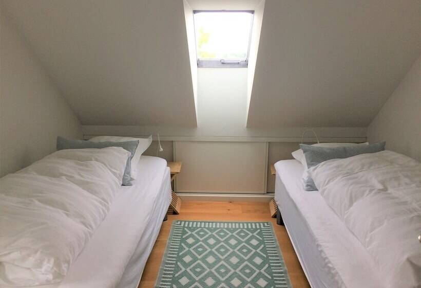 חדר בסיסי חדר אמבטיה משותף, Troense B&b By The Sea