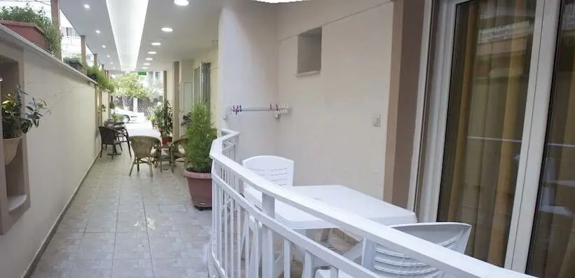 スタンダードスタジオ, Villa Pigasos