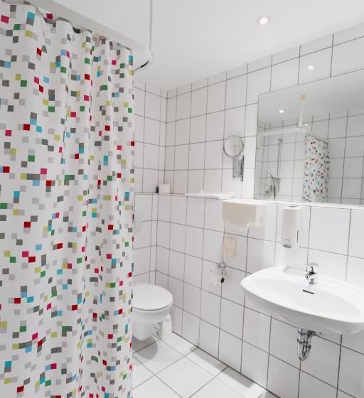 Standard Single Room, Am Weiher