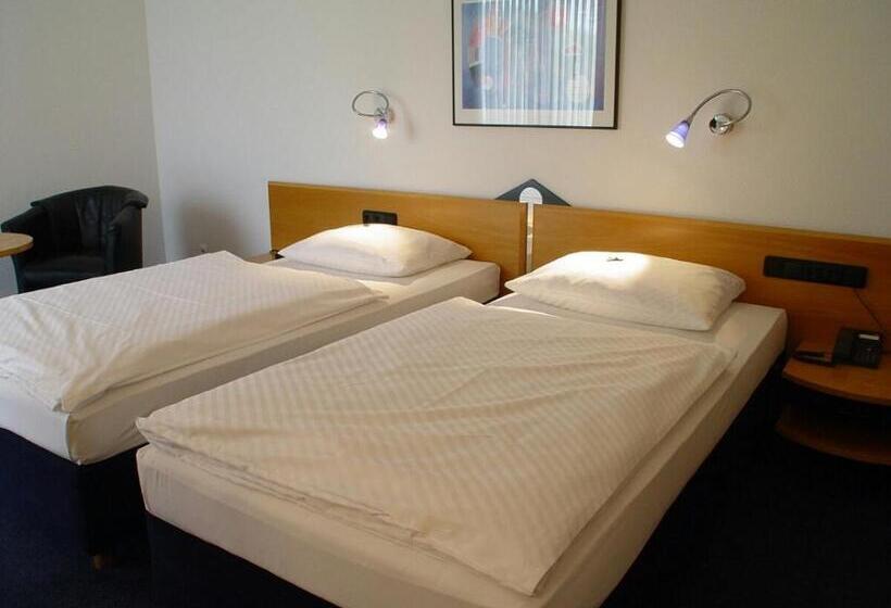 Standard Room, Am Weiher