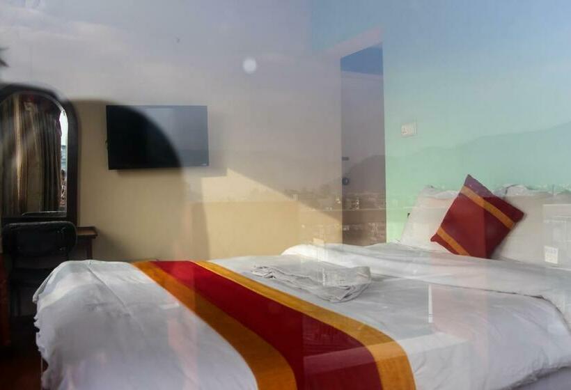 اتاق لوکس, Hikers Haven