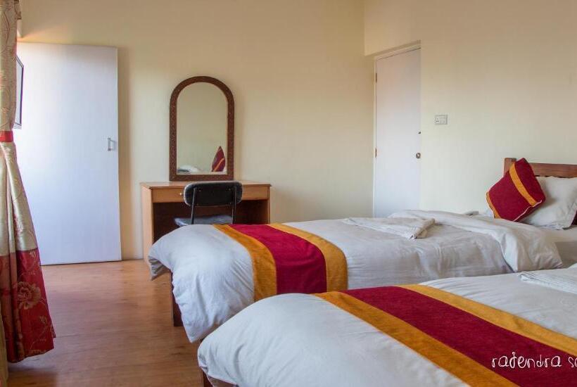 اتاق لوکس سه تخته, Hikers Haven