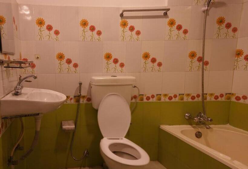 اتاق لوکس سه تخته, Hikers Haven