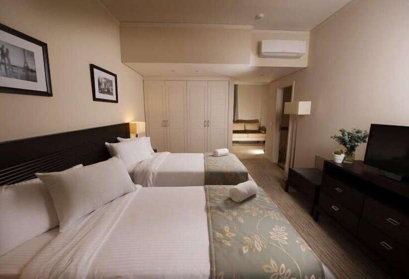 سوییت لوکس, The Parisian Hotel Lebanon