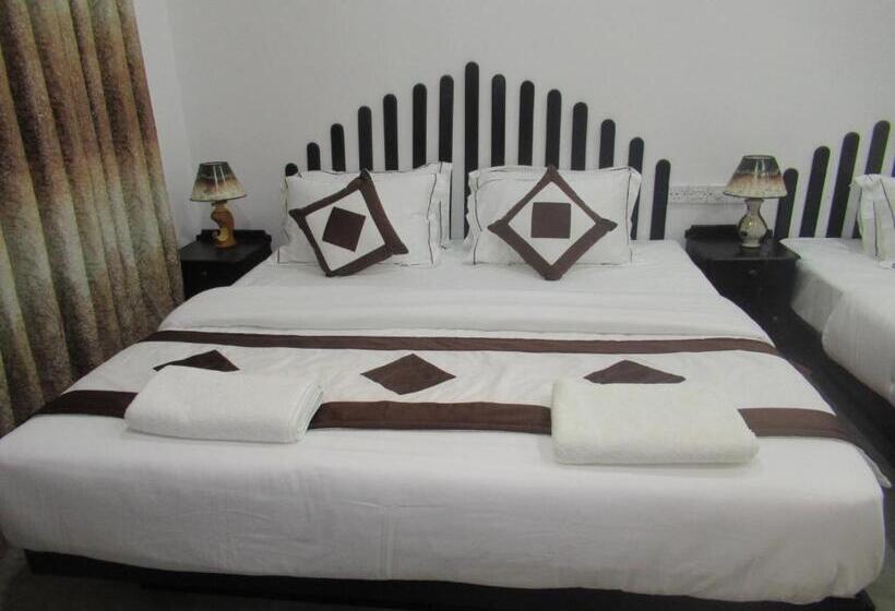اتاق استاندارد سه نفره, Green Mo Holiday Inn