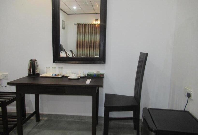 اتاق استاندارد سه نفره, Green Mo Holiday Inn