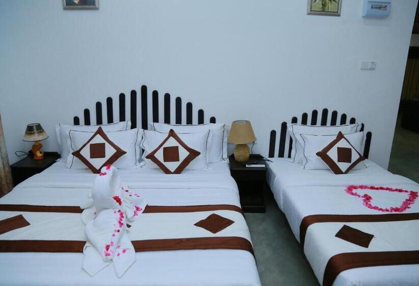 اتاق استاندارد سه نفره, Green Mo Holiday Inn