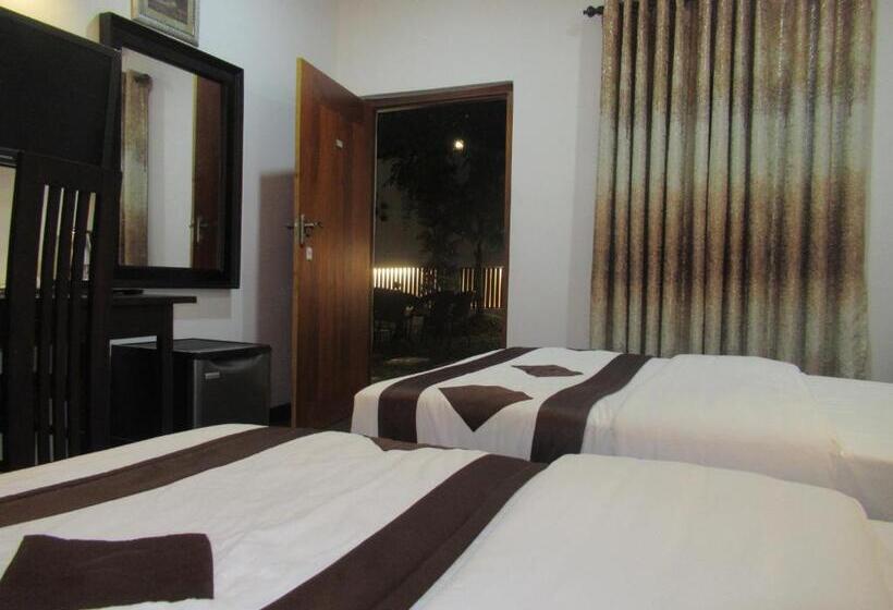 اتاق استاندارد با سرویس بهداشتی مشترک, Green Mo Holiday Inn