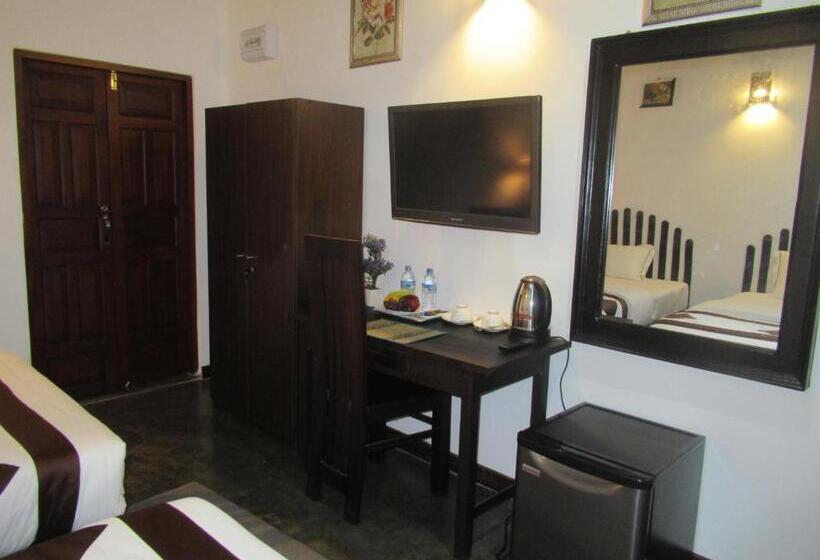 اتاق استاندارد با سرویس بهداشتی مشترک, Green Mo Holiday Inn