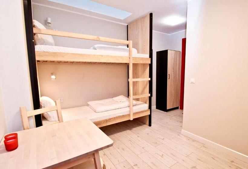 Кровать в Общей Комнате, Waterlane Island Hostel&apartments