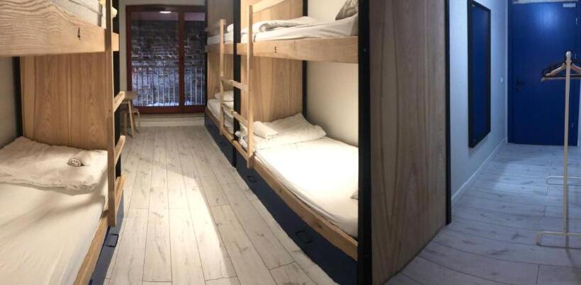تختخواب در اتاق مشترک, Waterlane Island Hostel&apartments