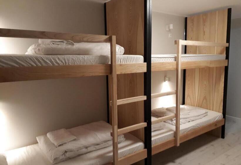 Кровать в Общей Комнате, Waterlane Island Hostel&apartments