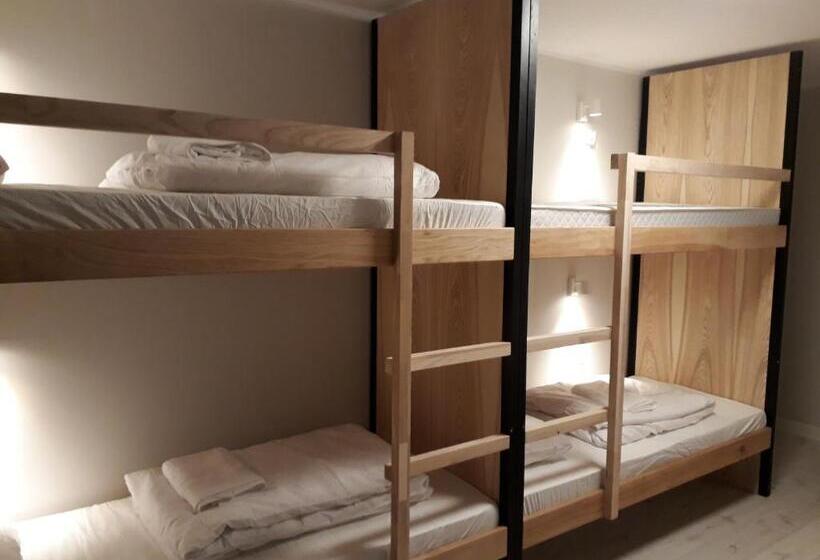 اتاق خانوادگی, Waterlane Island Hostel&apartments
