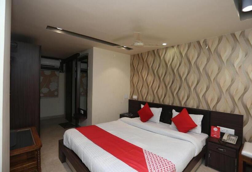 Номер Стандарт, Crown Plaza By Oyo Rooms