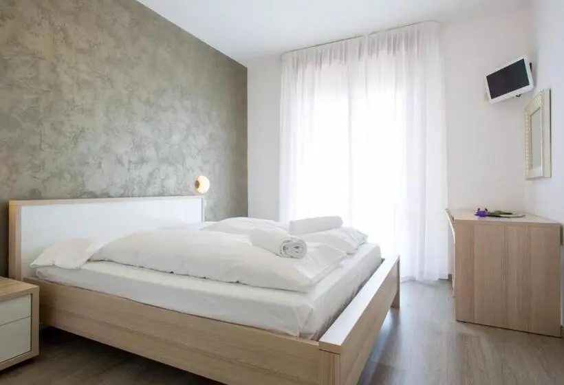 Standard-huone Järvinäkymä, La Gardenia & Villa Oleandra
