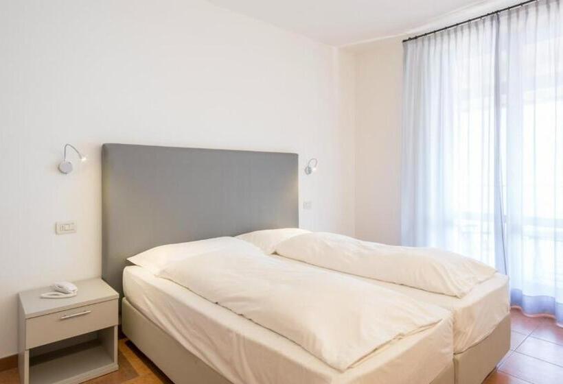 Superior room with lake view, La Gardenia & Villa Oleandra