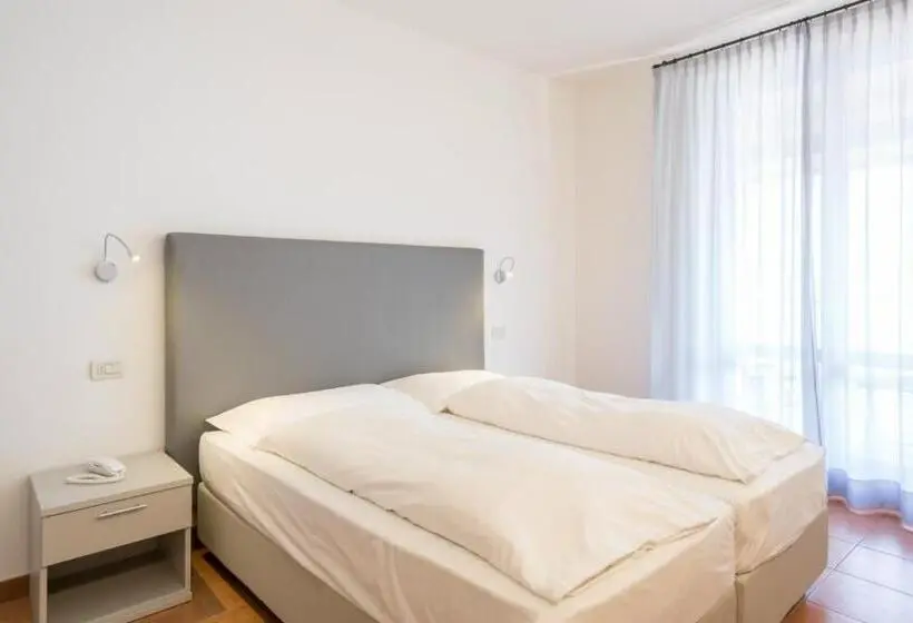 Superior room with lake view, La Gardenia & Villa Oleandra