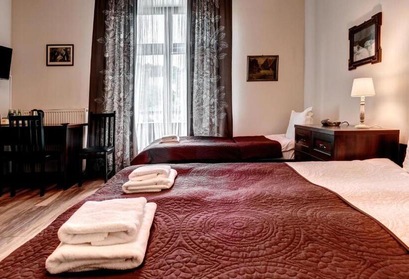 غرفة قياسية ثلاثية, Pensjonat Petite Charlotta