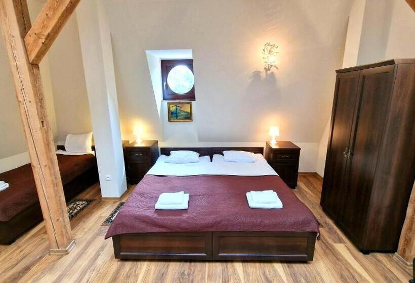 غرفة قياسية ثلاثية, Pensjonat Petite Charlotta