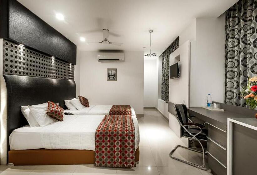 Chambre Deluxe, Saaral Residency