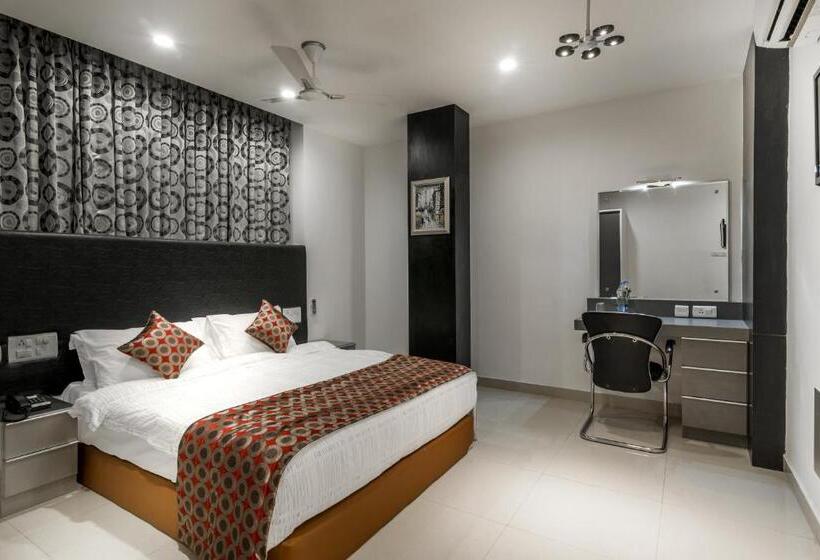 Chambre Deluxe, Saaral Residency