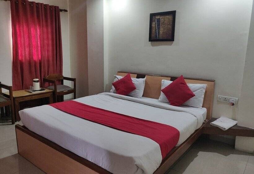 غرفة ديلوكس, Rahul