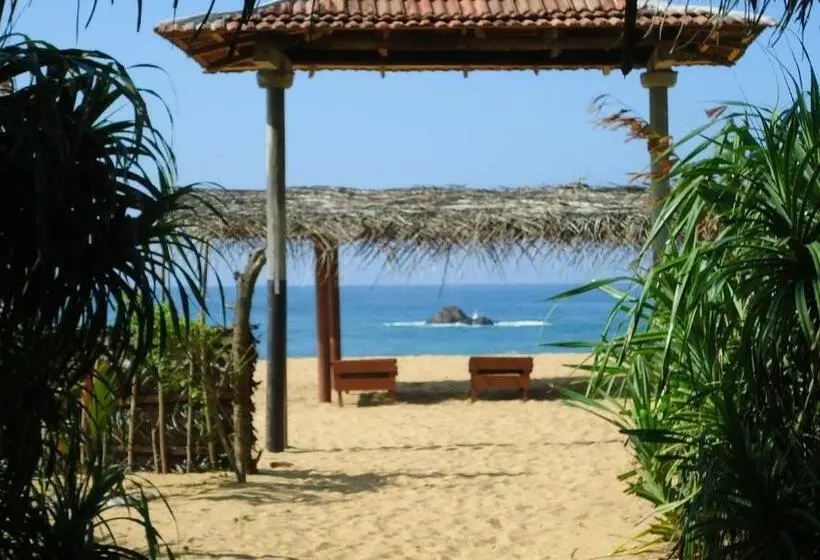 スタンダードトリプルルーム, Ravana Beach Cabanas