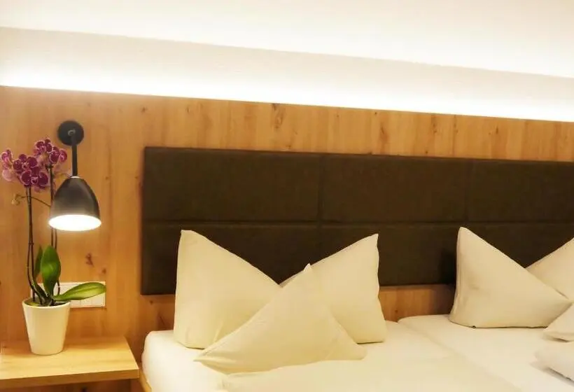 バルコニー付きスタンダードルーム, Berghotel Zollersteighof