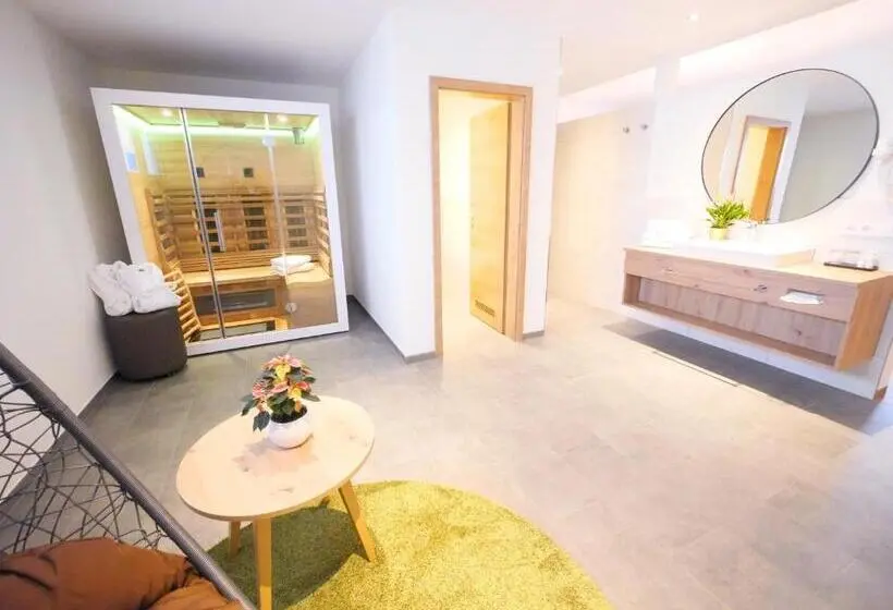 テラス付きジュニアスイート, Berghotel Zollersteighof