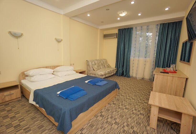 اتاق استاندارد سه تخته با بالکن, Viamond