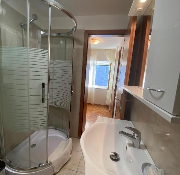 חדר סטנדרט, Rooms Base