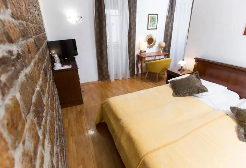 اتاق استاندارد, Rooms Base