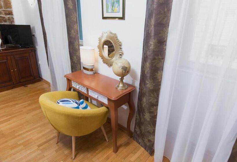 חדר סטנדרט, Rooms Base