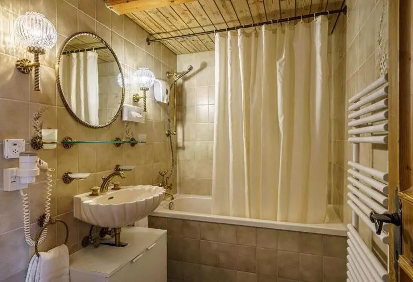 Superior Room, Alpenblick Hotel & Restaurant Wilderswil By Interlaken