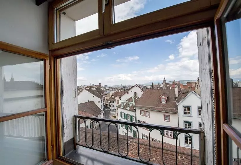 اتاق خانوادگی, Gast  Und Kulturhaus Der Teufelhof Basel