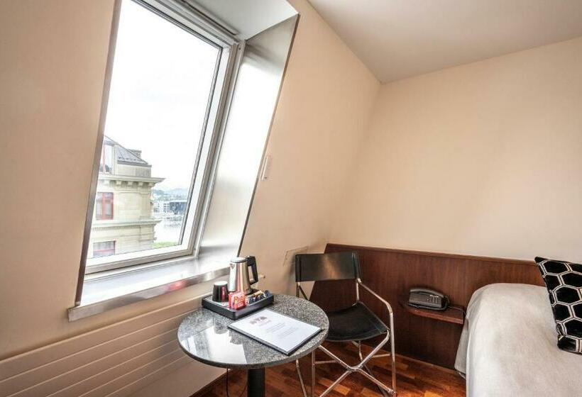 标准单人间, Rebstock