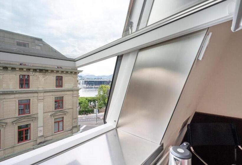 标准单人间, Rebstock