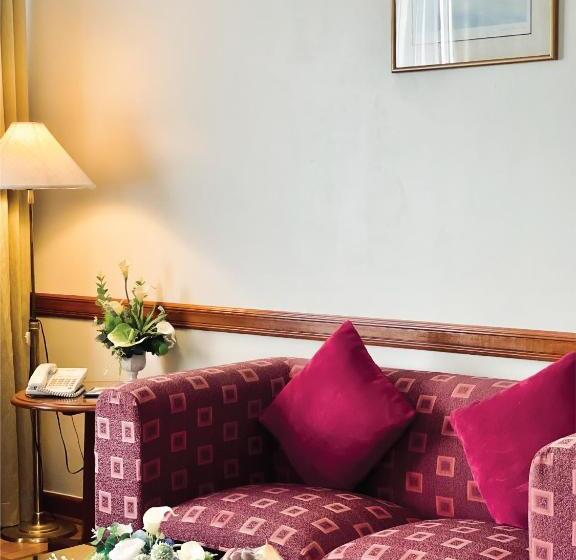 سوییت, Royal Phuket City Hotel Sha Extra Plus