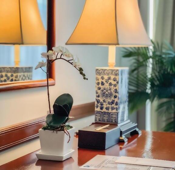 이그제큐티브 스위트, Royal Phuket City Hotel   Sha Extra Plus