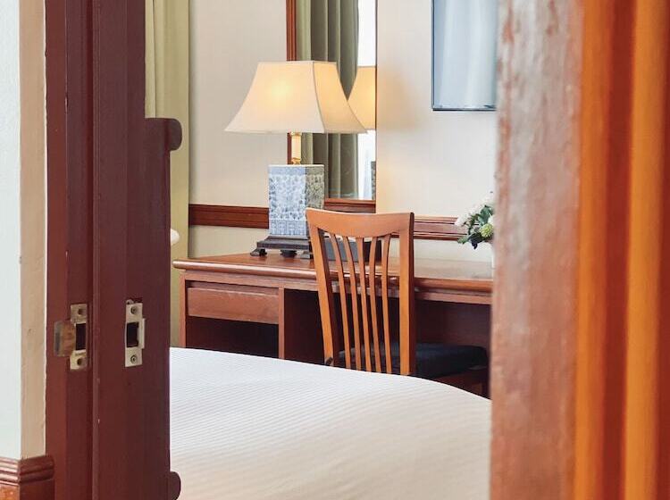 سوییت, Royal Phuket City Hotel Sha Extra Plus