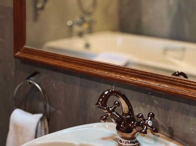 سوییت اجرایی, Royal Phuket City Hotel Sha Extra Plus