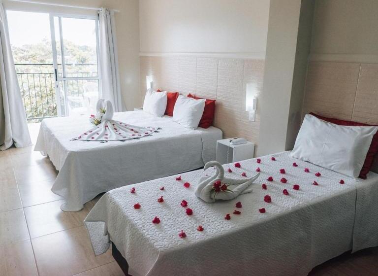 اتاق استاندارد سه نفره, Espaço Viana